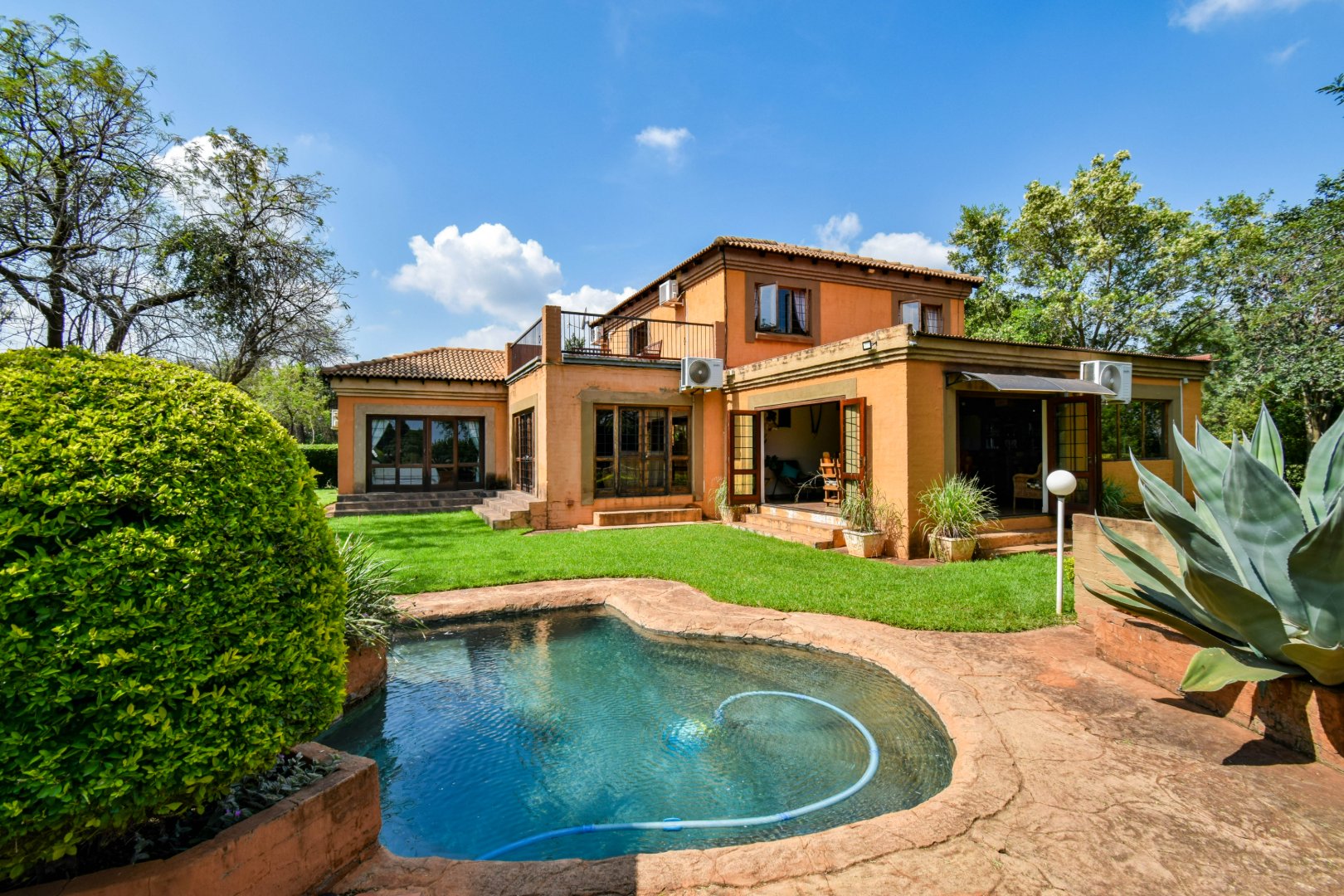 Four bedroom house for sale in Roodeplaat