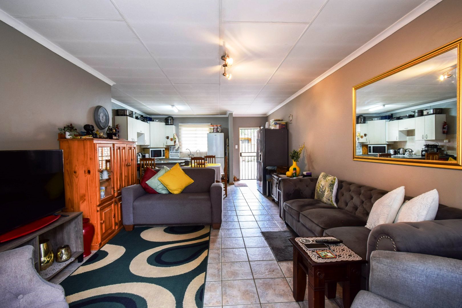 Cozy three bedroom for sale in Sinoville