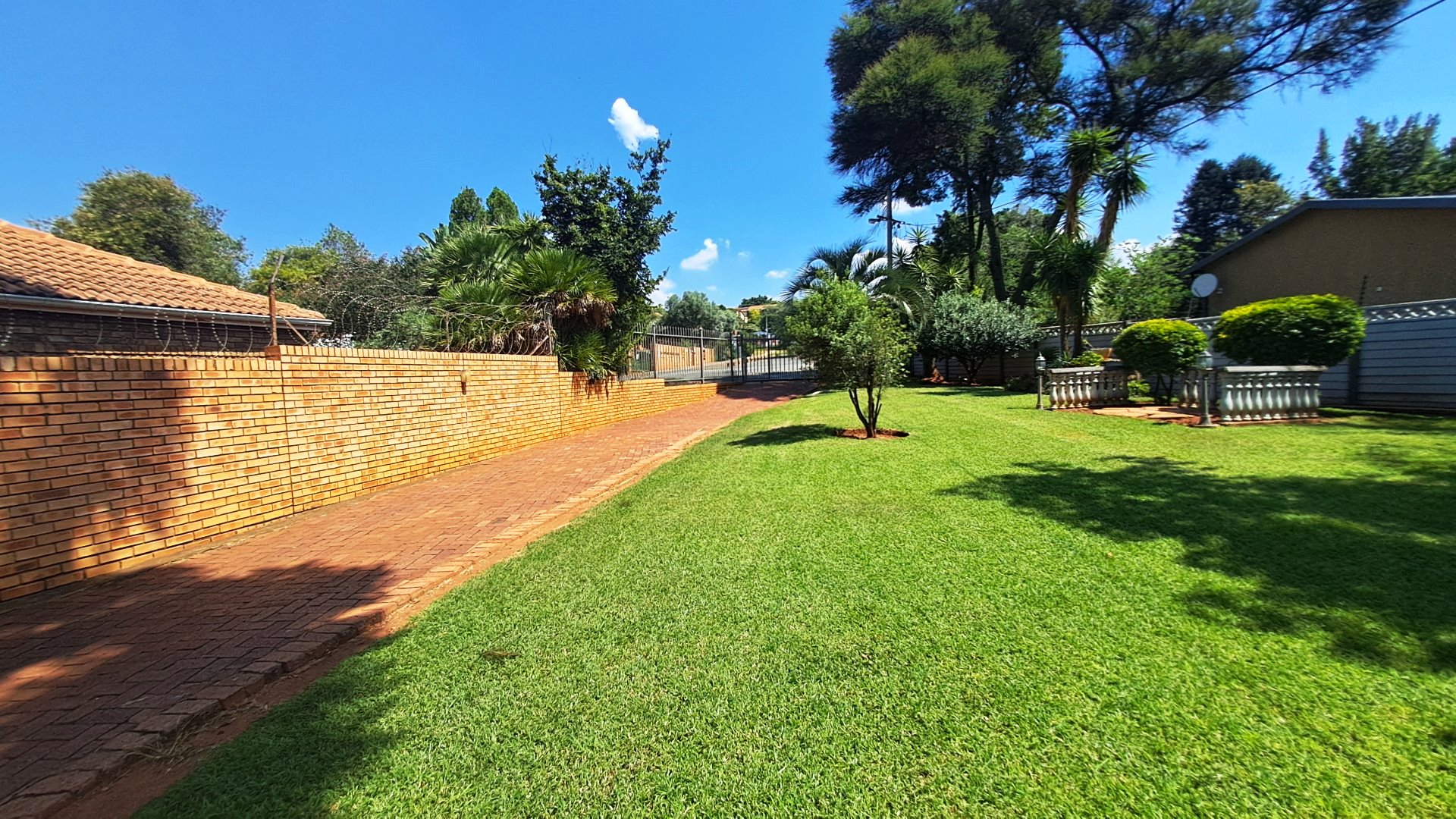 Large four bedroom for sale in Meyerspark