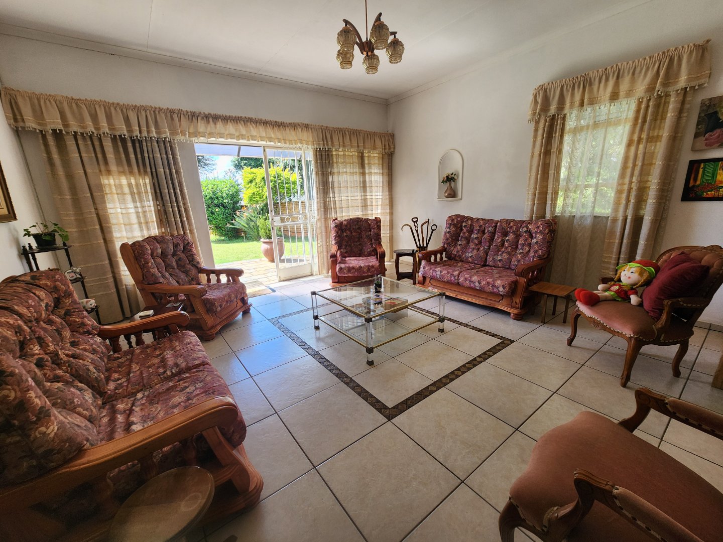 Three bedroom house for sale in Magalieskruin