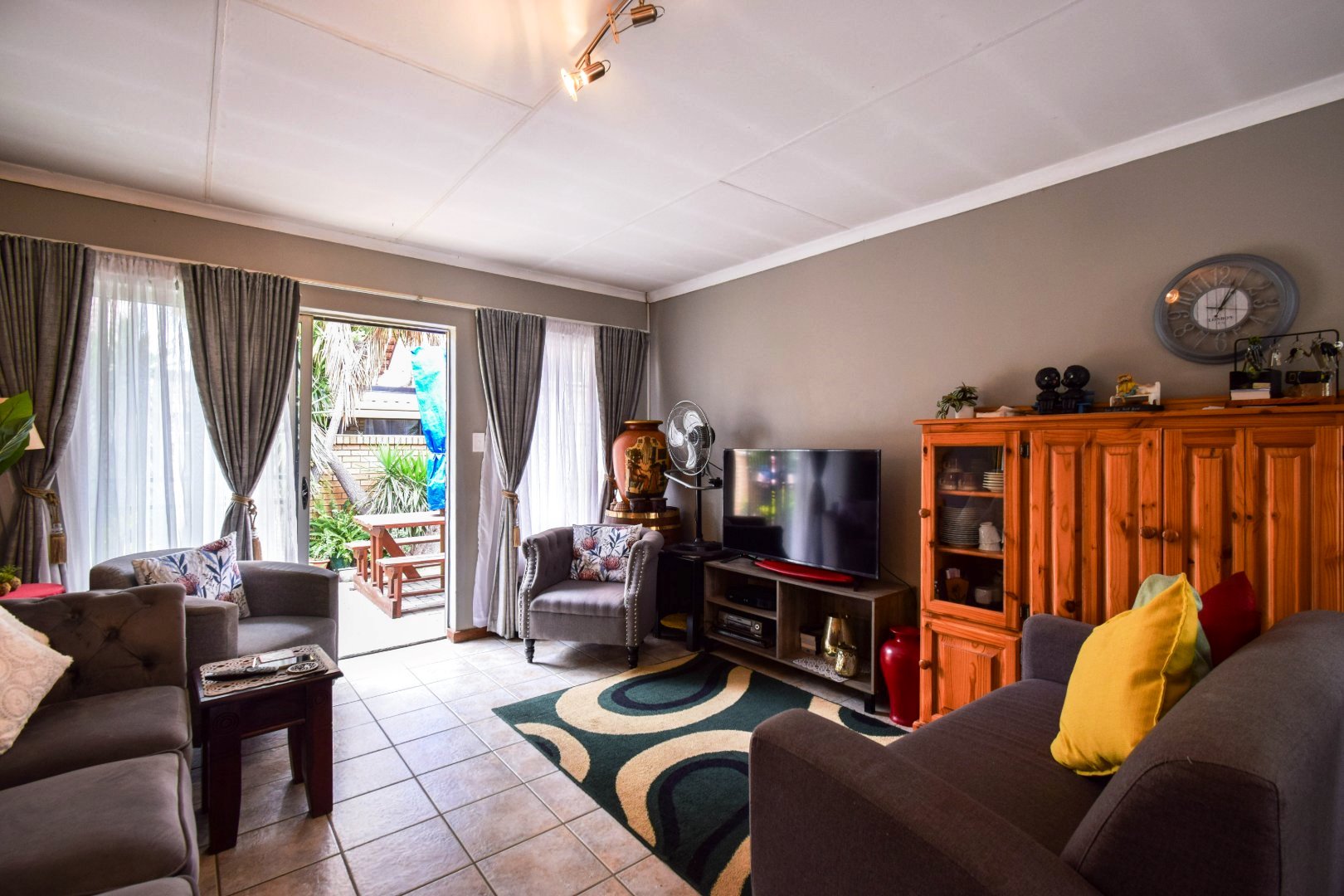 Cozy three bedroom for sale in Sinoville