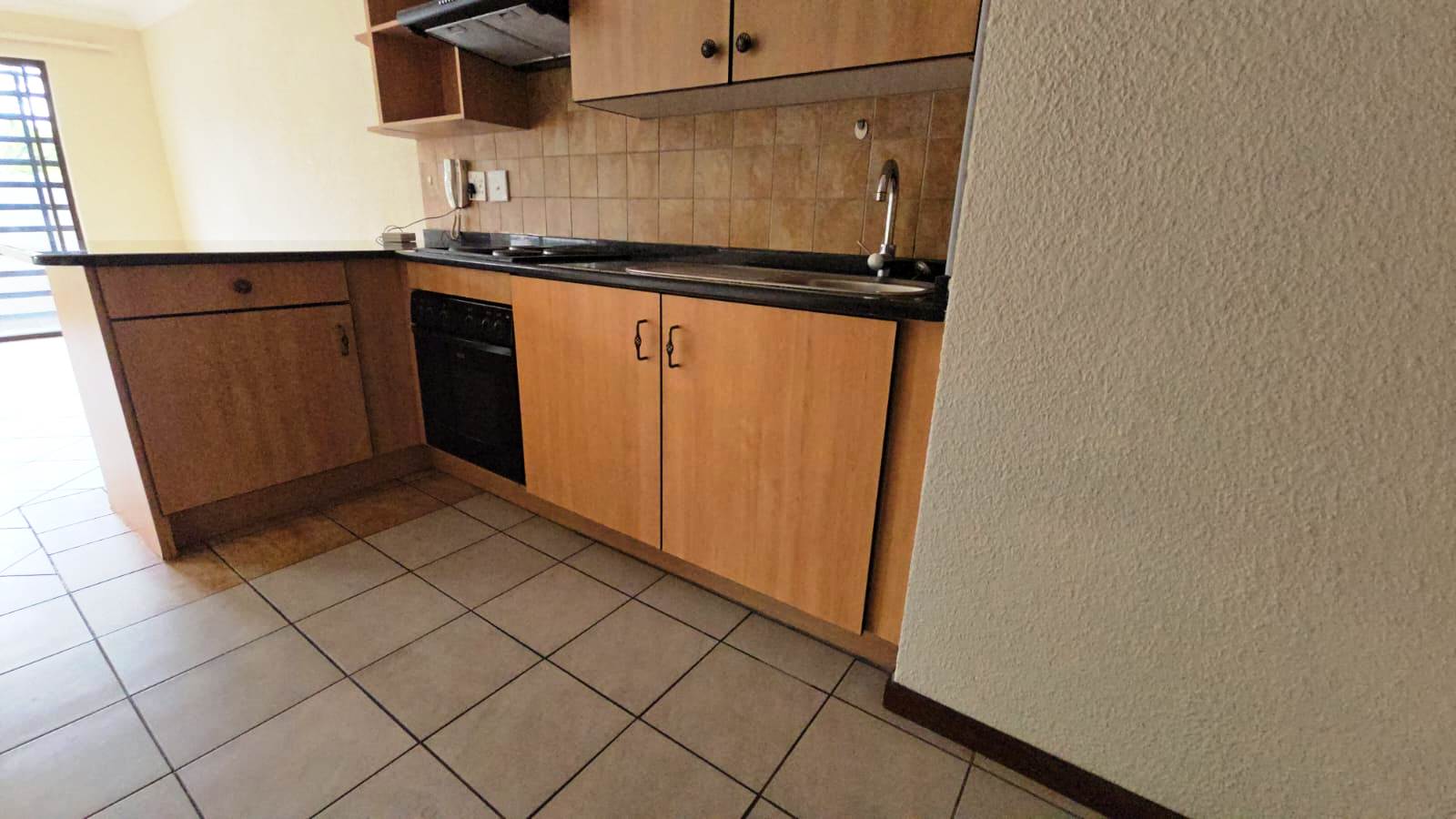 Ground bachelor apartment for sale in Hatfield