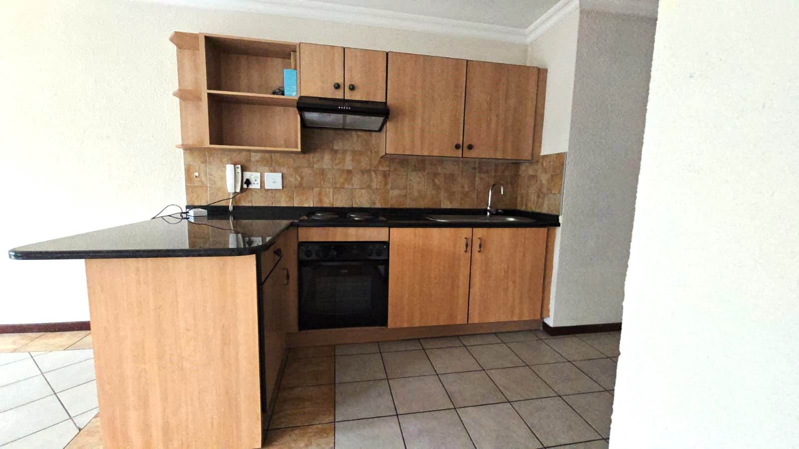 Ground bachelor apartment for sale in Hatfield