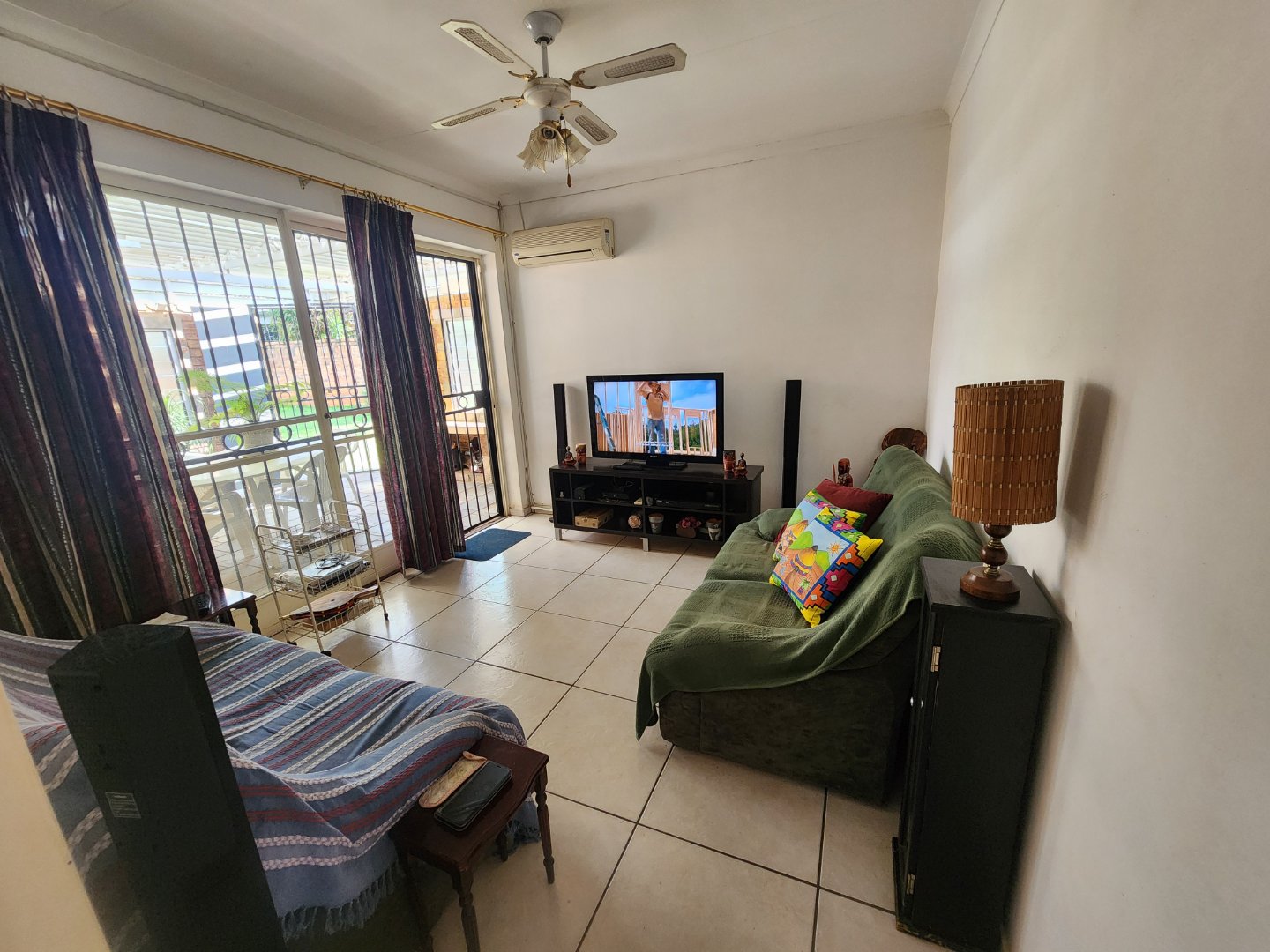 Three bedroom house for sale in Magalieskruin