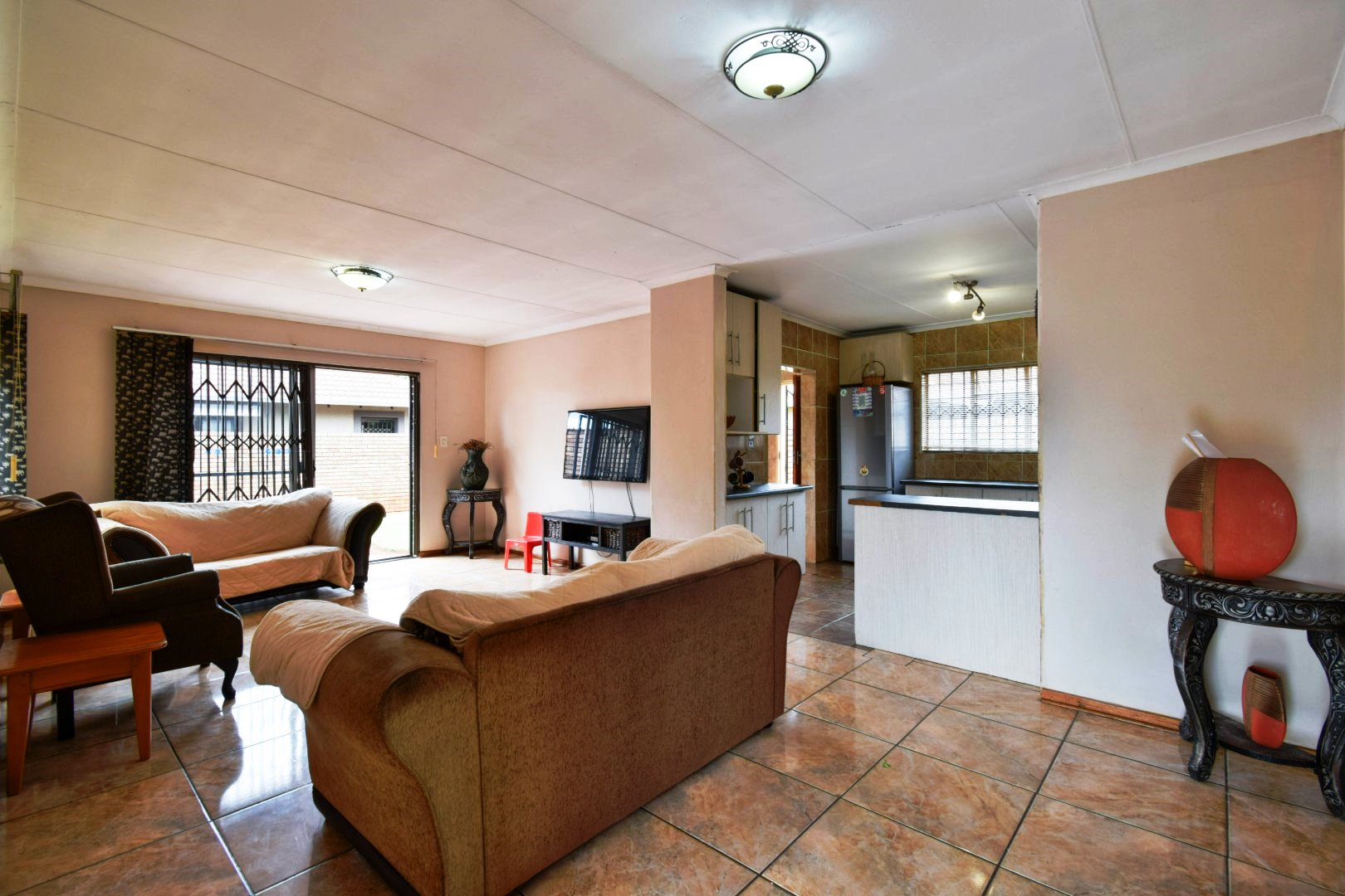 Three bedroom for sale in old Doornpoort