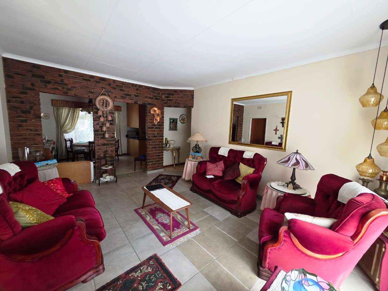 Three bedroom house for sale in Sinoville