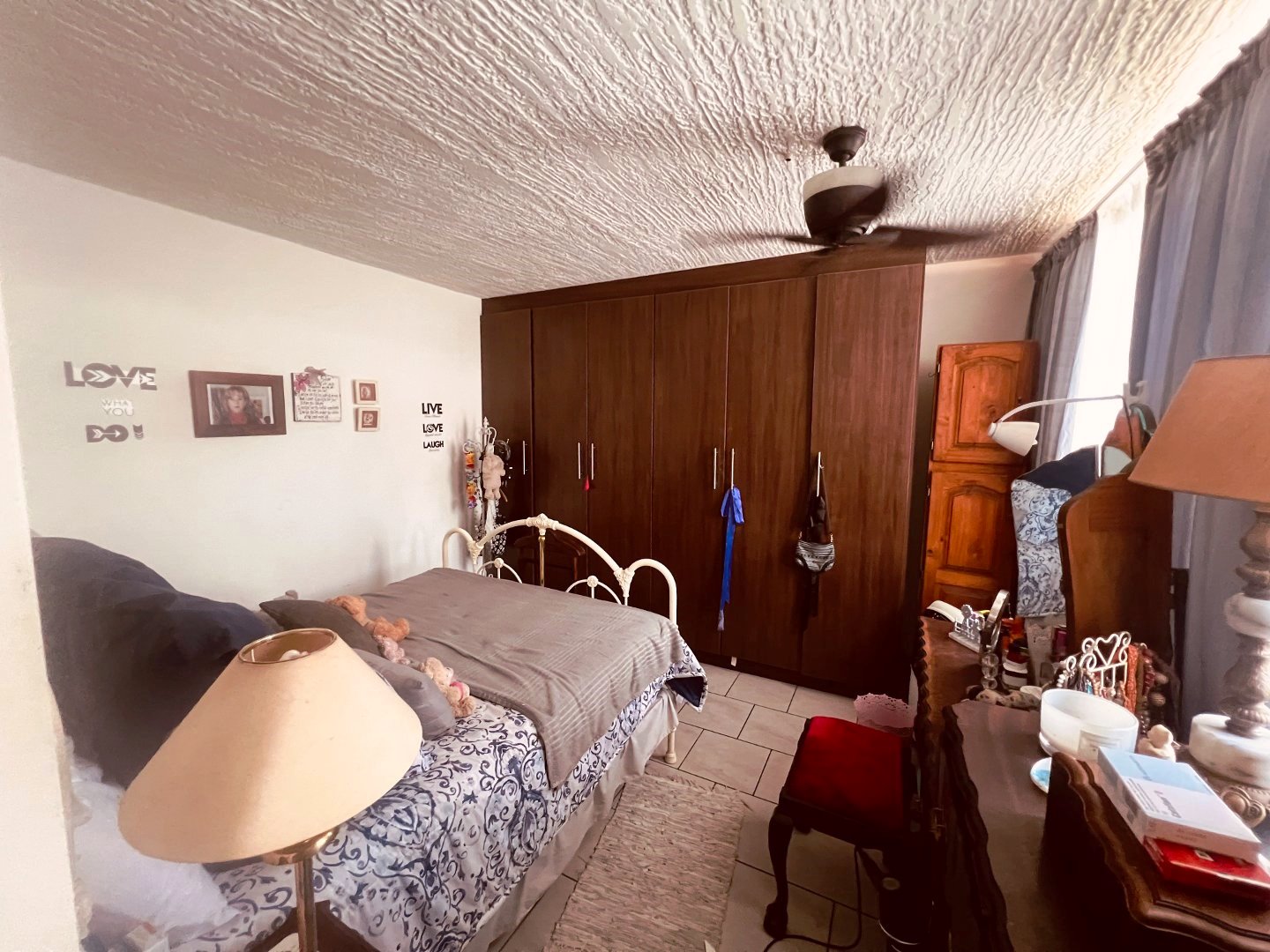 Spacious three bedroom for sale in W South