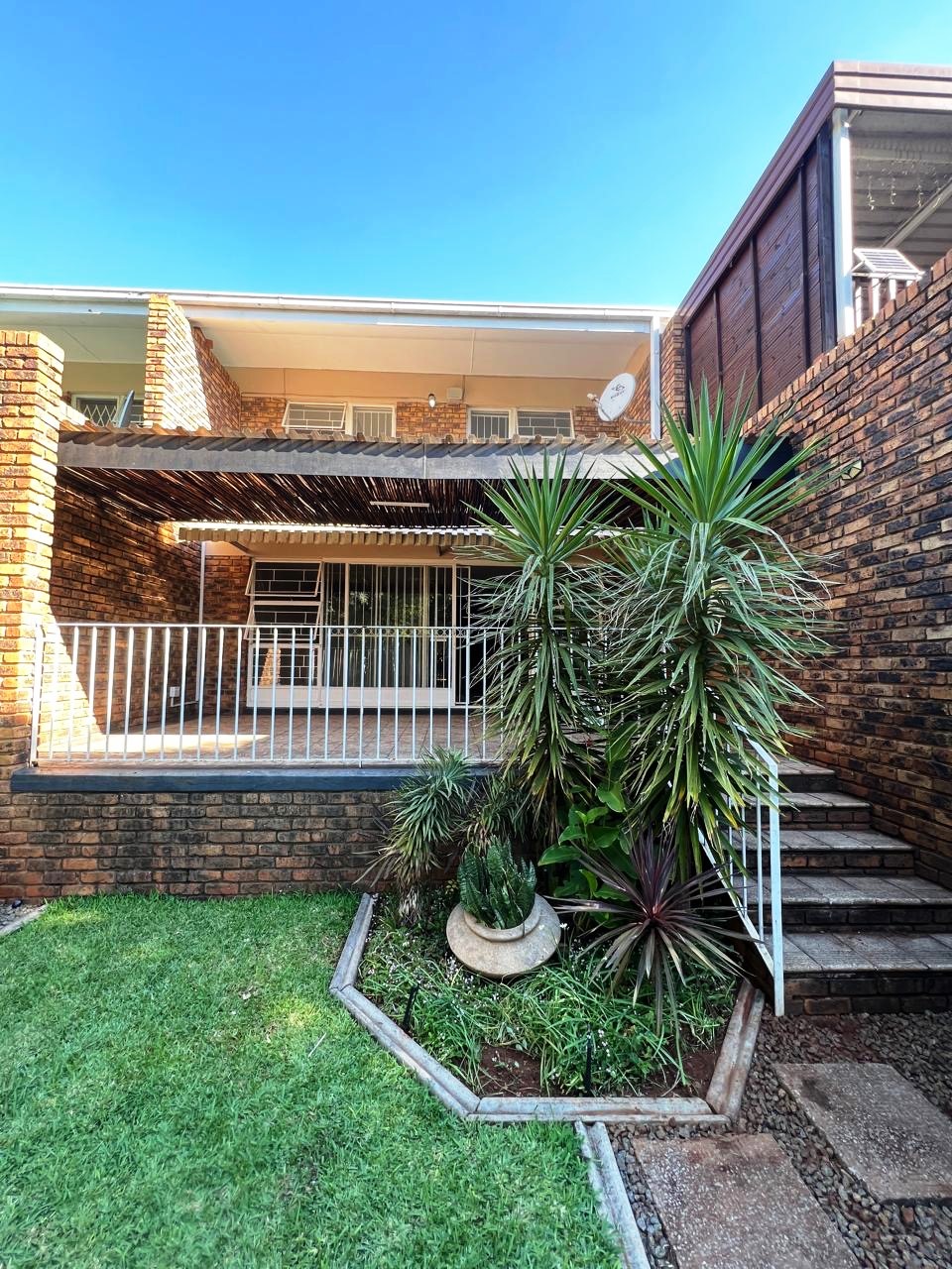 Three bedroom townhouse for sale in Wonderboom