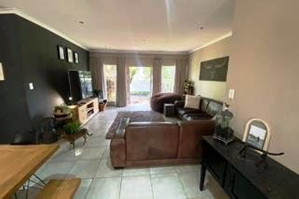 Neat four bedroom for sale in Magalieskruin