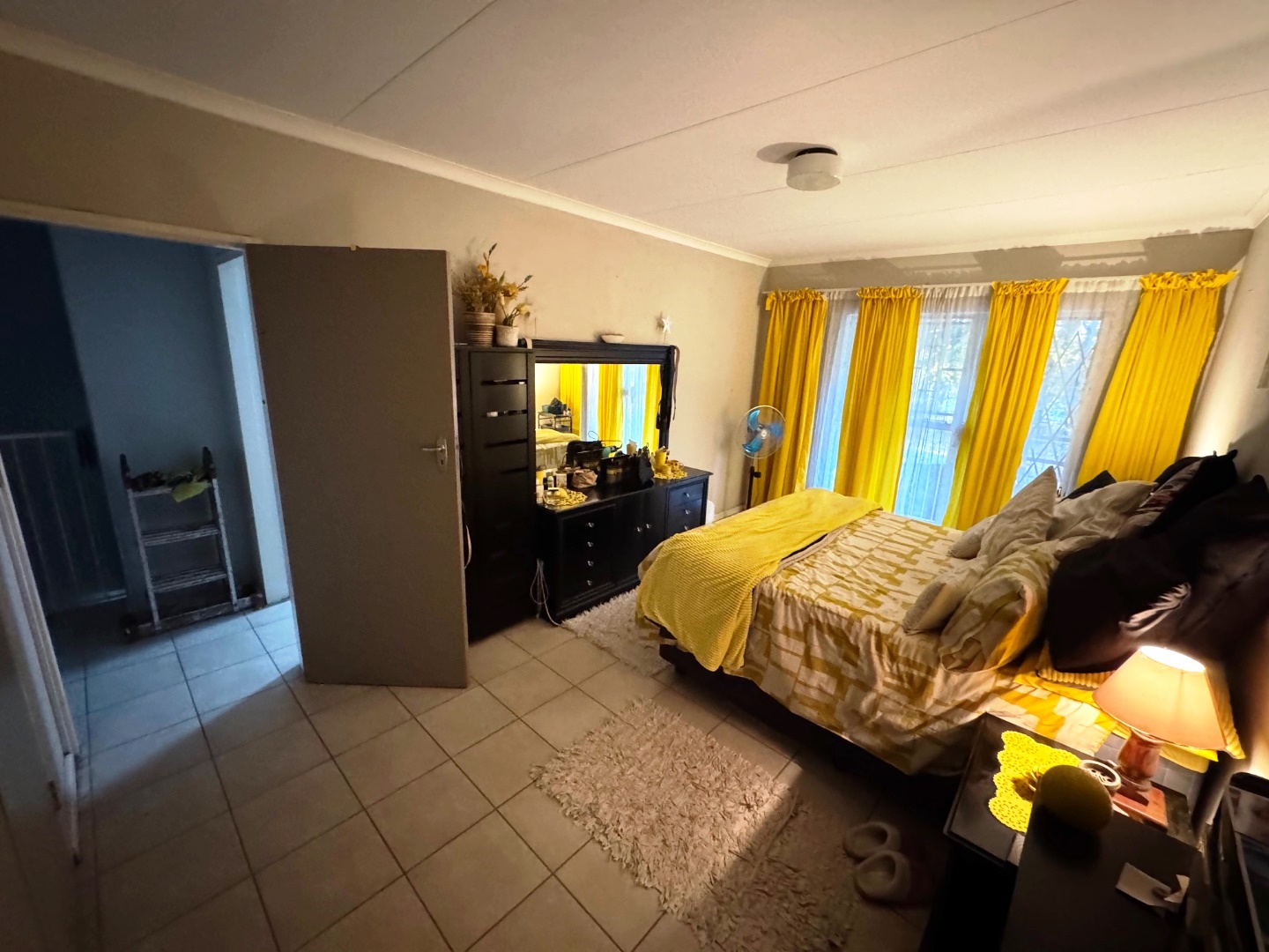 Very large three bedroom for sale in Wonderoom