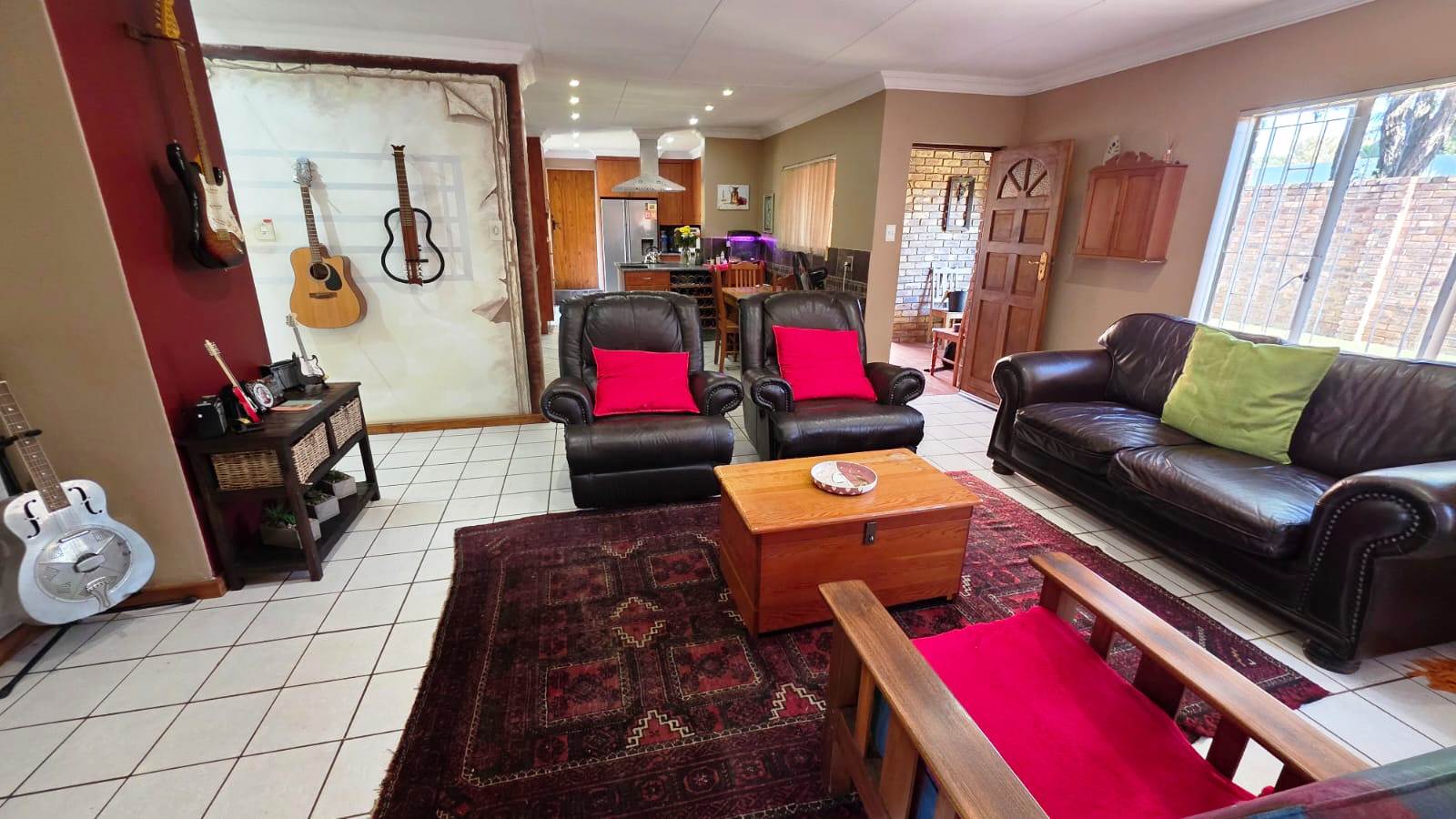 Three bedroom house for sale in Doornpoort