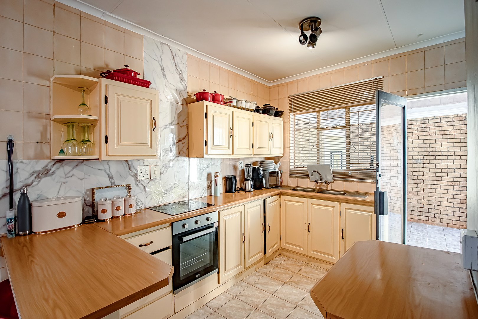 Large four bedroom house for sale in Sinoville