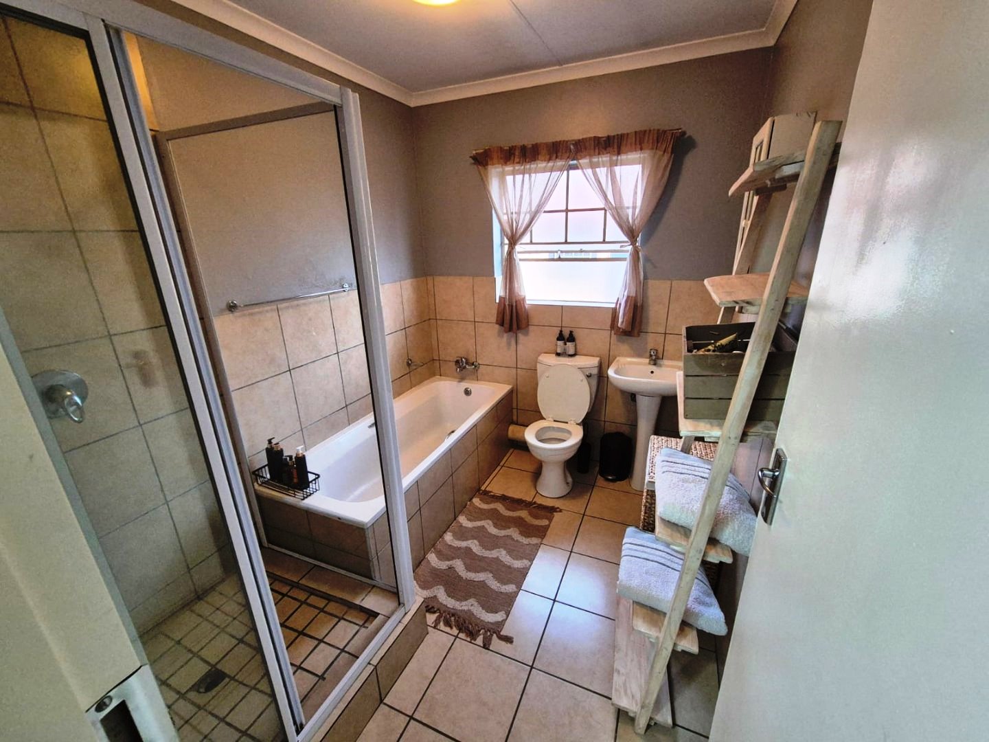 Perfect four bedroom for sale in Montana Tuine