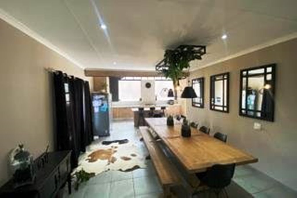 Neat four bedroom for sale in Magalieskruin
