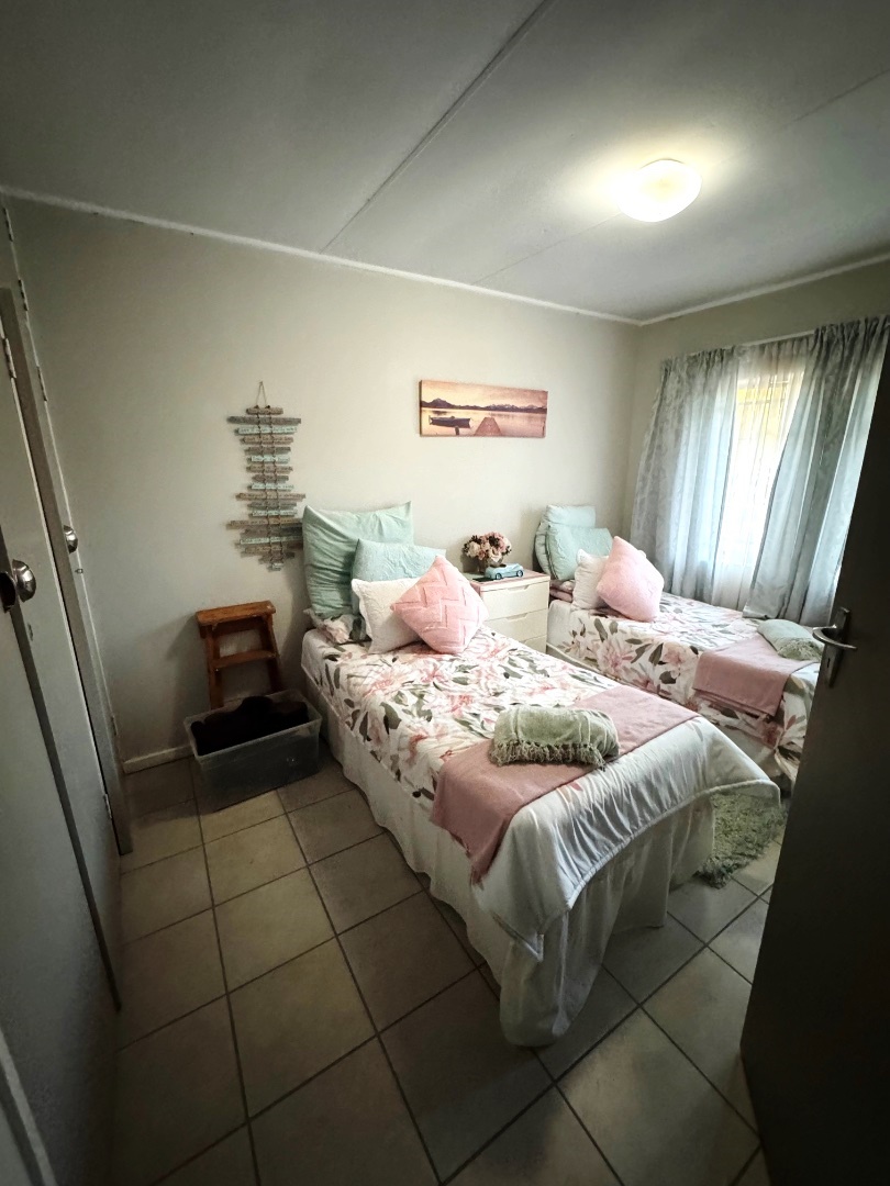 Very large three bedroom for sale in Wonderoom