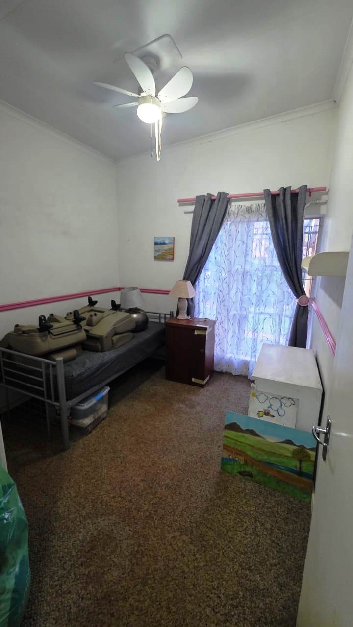 Three bedroom house for sale in old Doornpoort