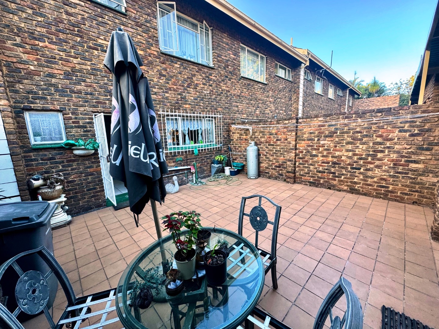 Very large three bedroom for sale in Wonderoom