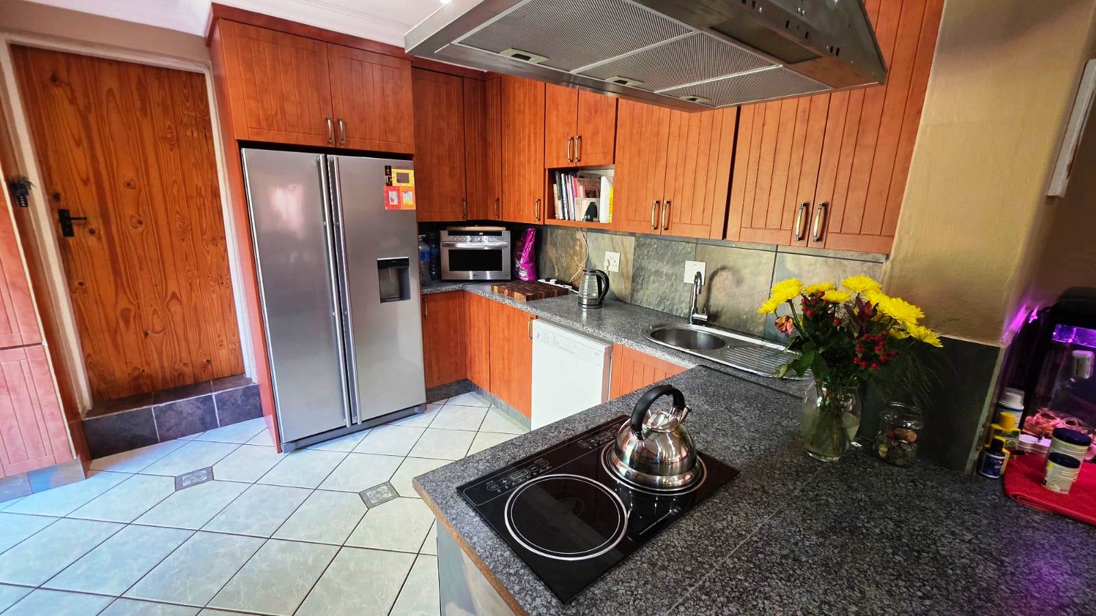 Three bedroom house for sale in Doornpoort