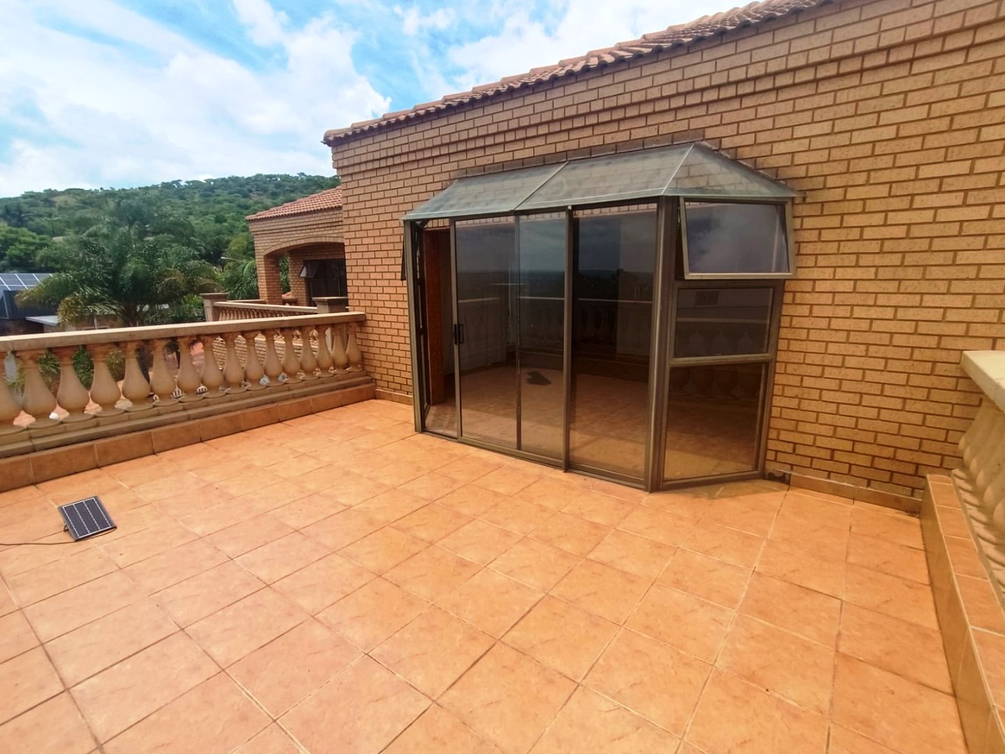 Six bedroom house for sale in Montana Park