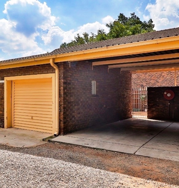 Very large three bedroom for sale in Wonderoom