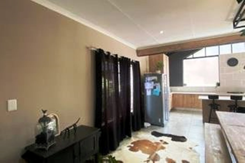 Neat four bedroom for sale in Magalieskruin