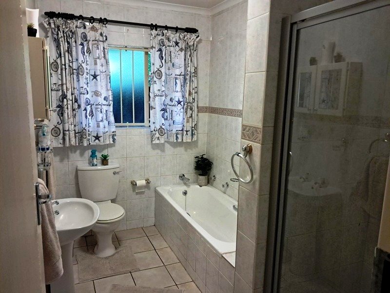 Lovely three bedroom for sale in Montana Park