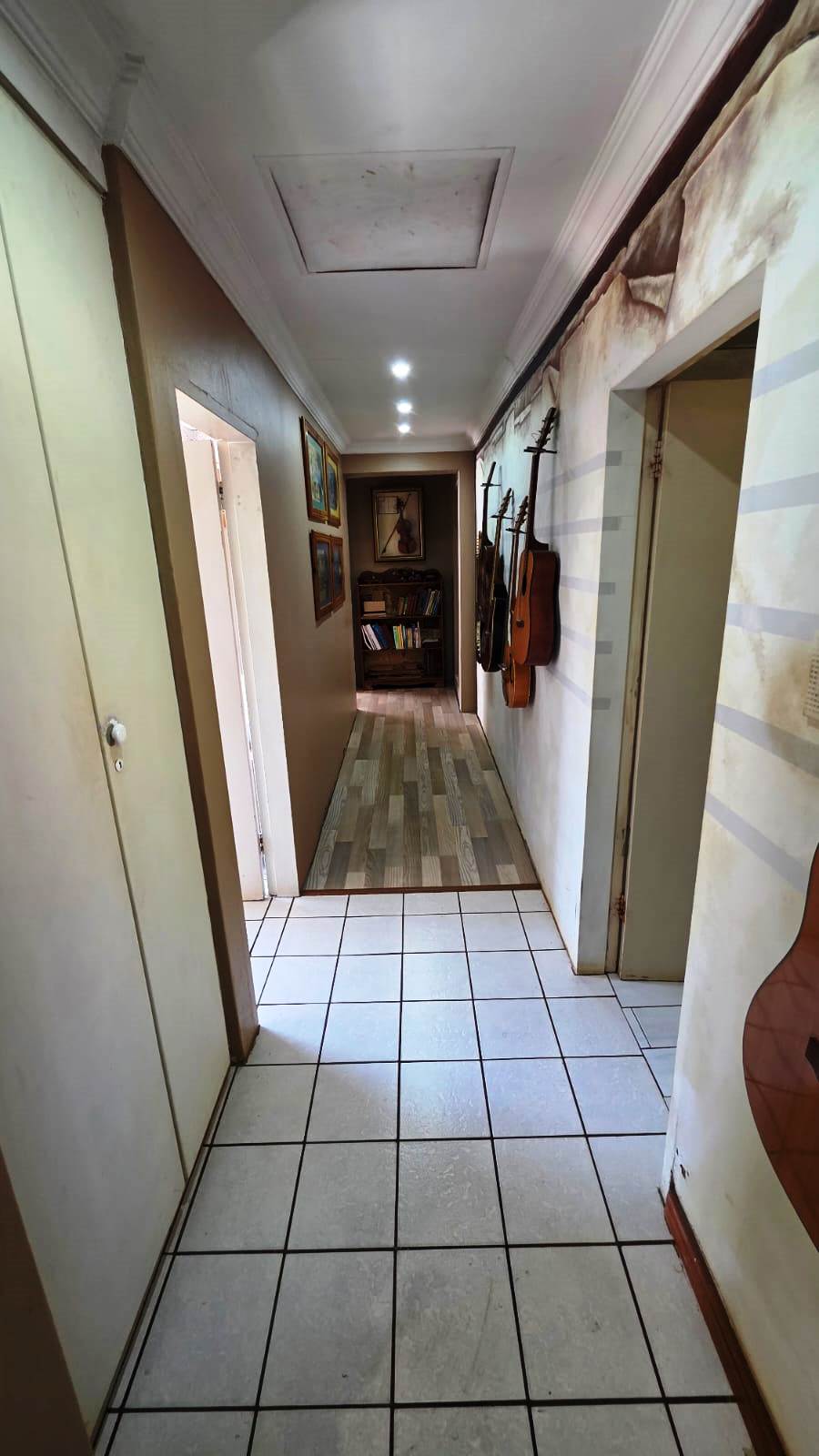 Three bedroom house for sale in Doornpoort