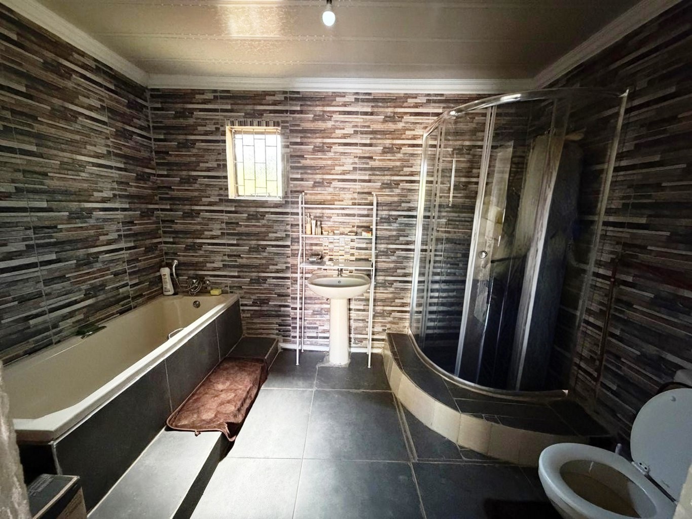 Beautiful four bedroom for sale in Theresapark