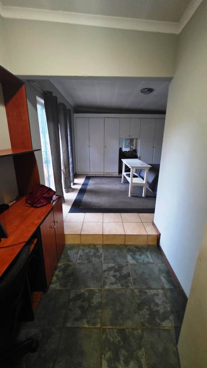 Three bedroom house for sale in old Doornpoort