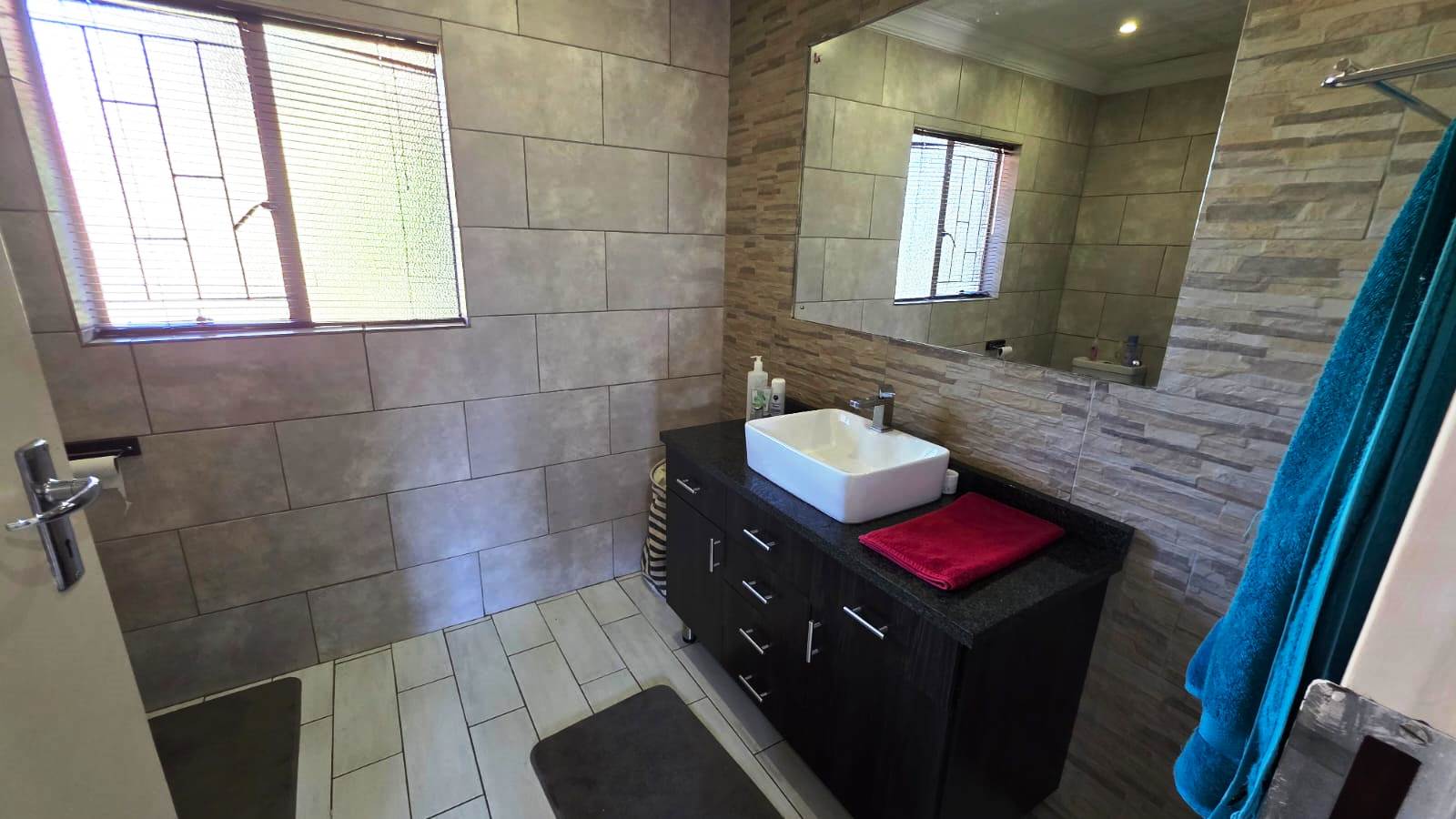 Three bedroom house for sale in Doornpoort