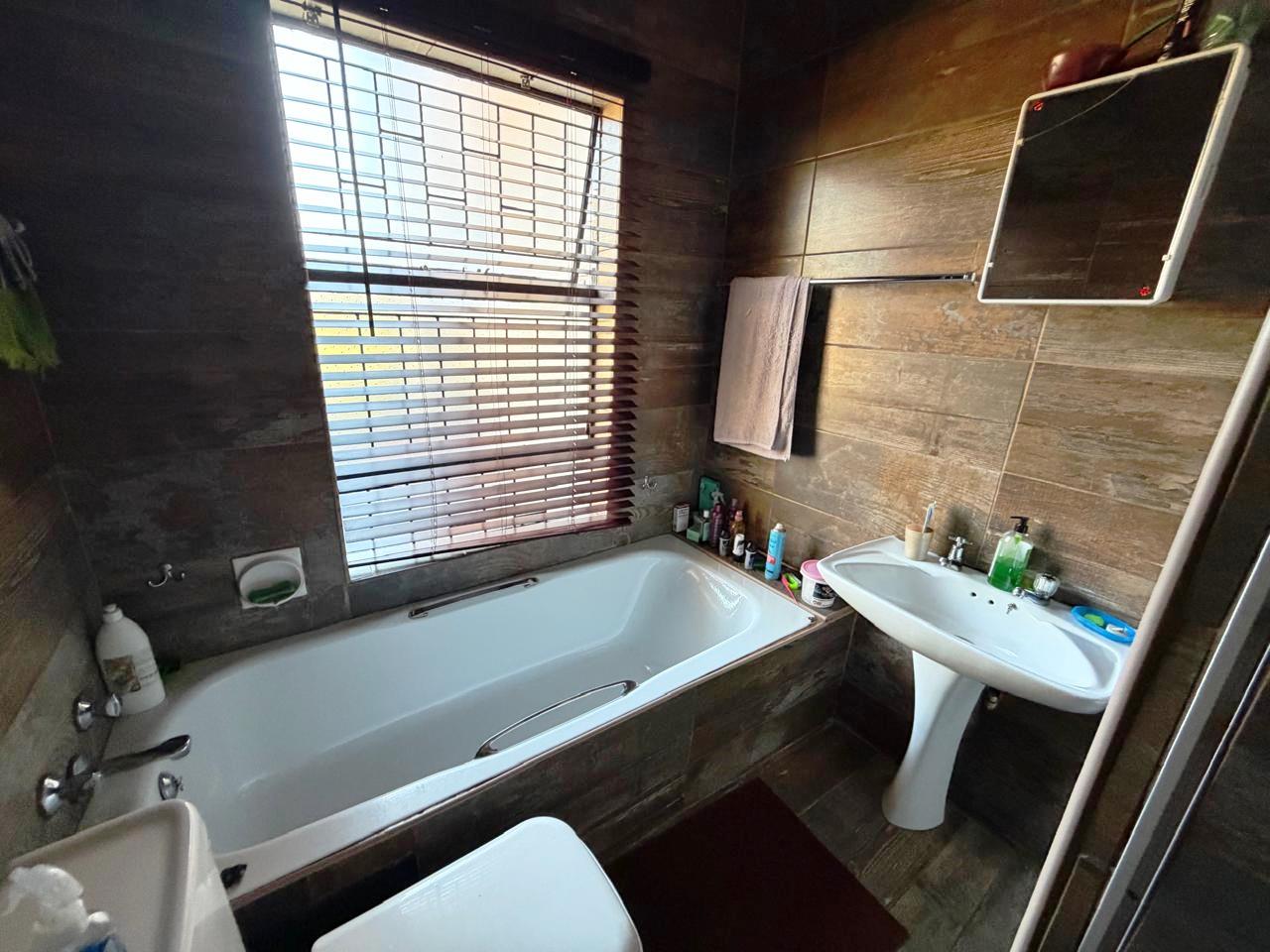 Beautiful four bedroom for sale in Theresapark