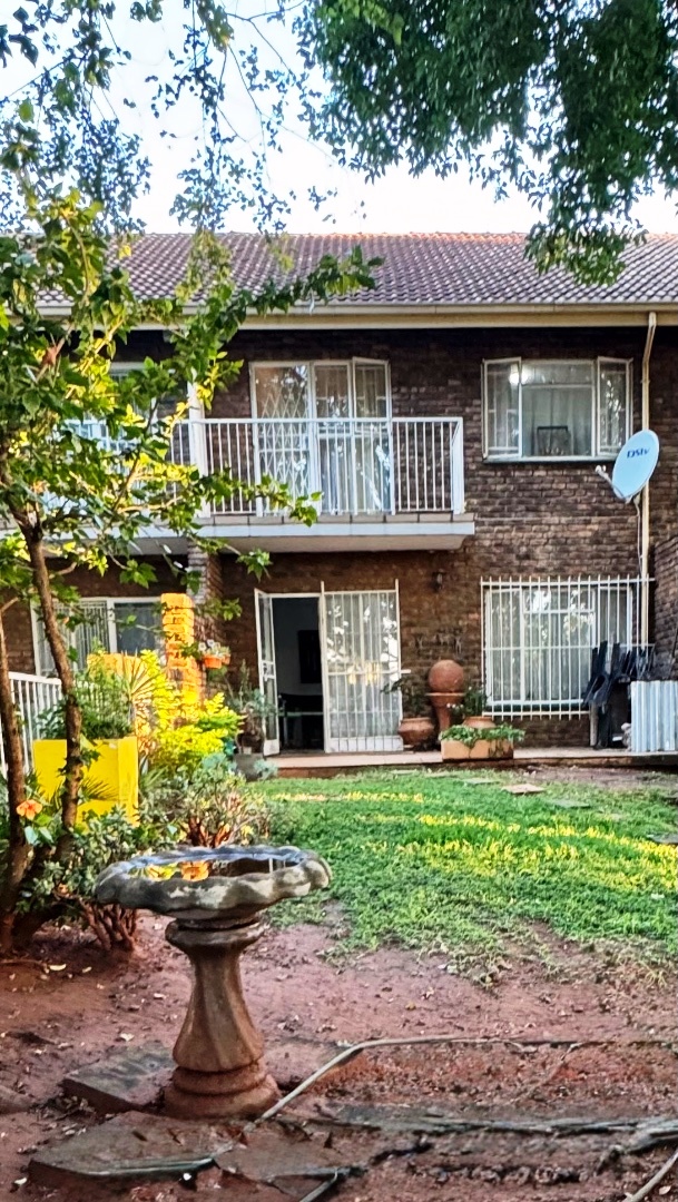 Very large three bedroom for sale in Wonderoom