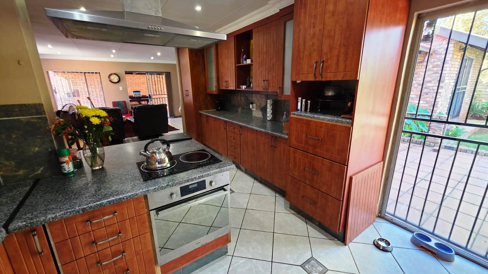Three bedroom house for sale in Doornpoort