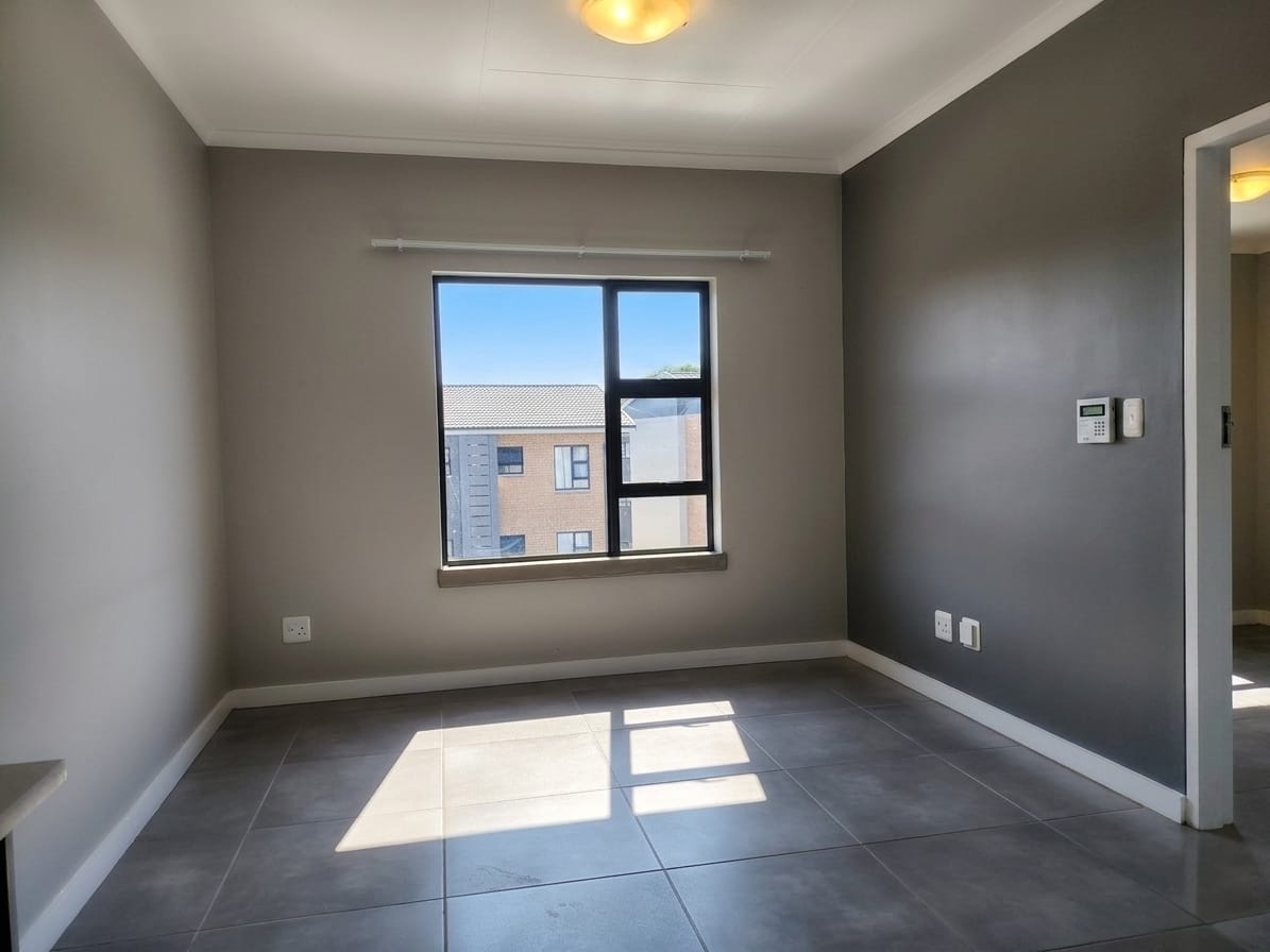 Upmarket one bedroom for sale in Sinoville