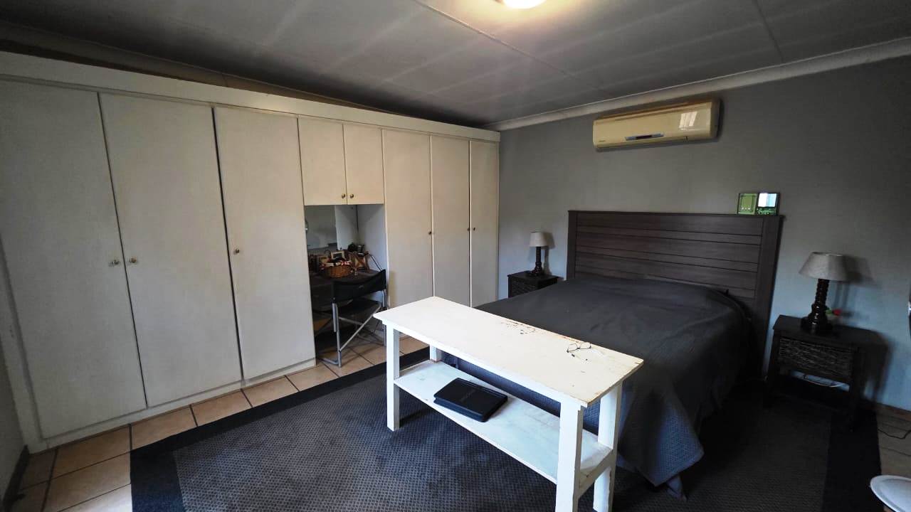 Three bedroom house for sale in old Doornpoort