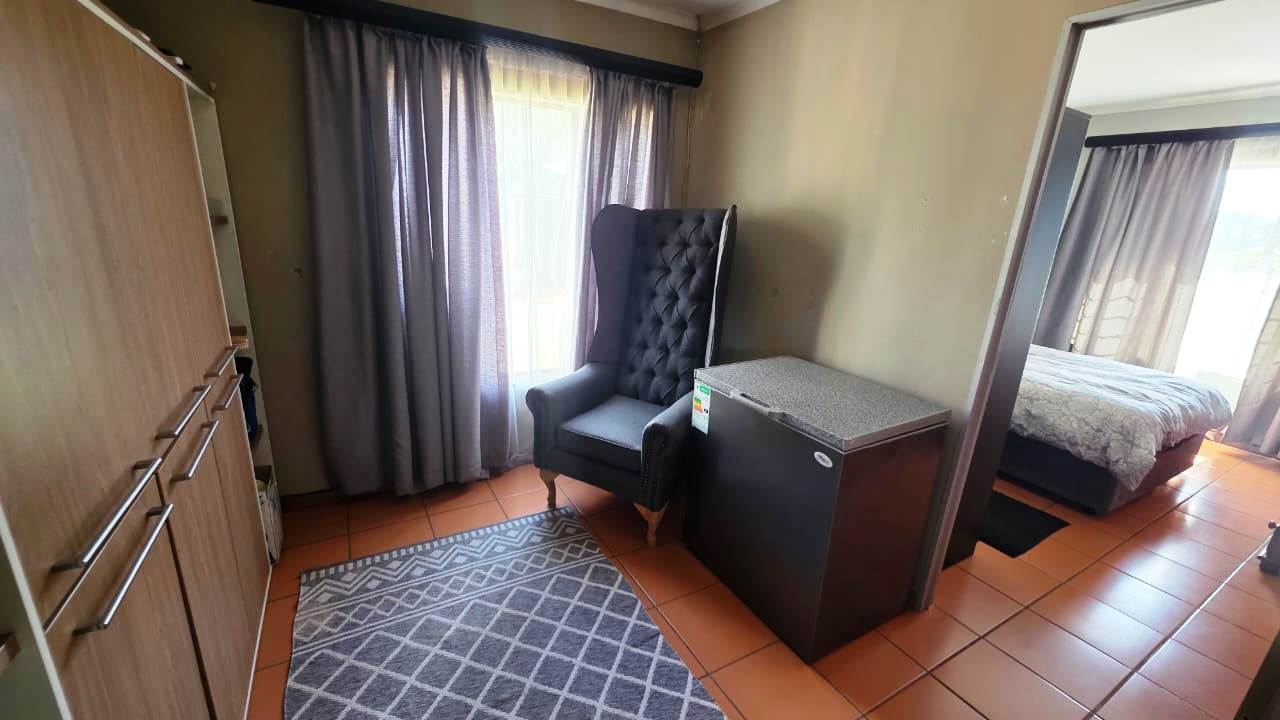 Two houses six bedrooms for sale in Doornpoort