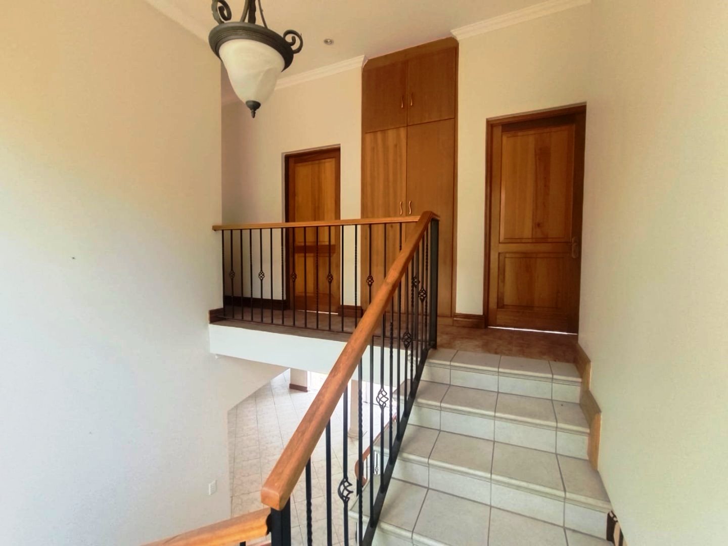Six bedroom house for sale in Montana Park