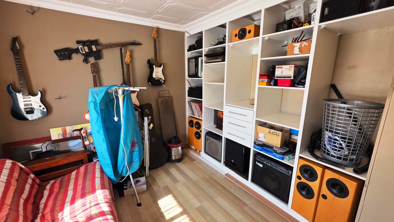 Three bedroom house for sale in Doornpoort