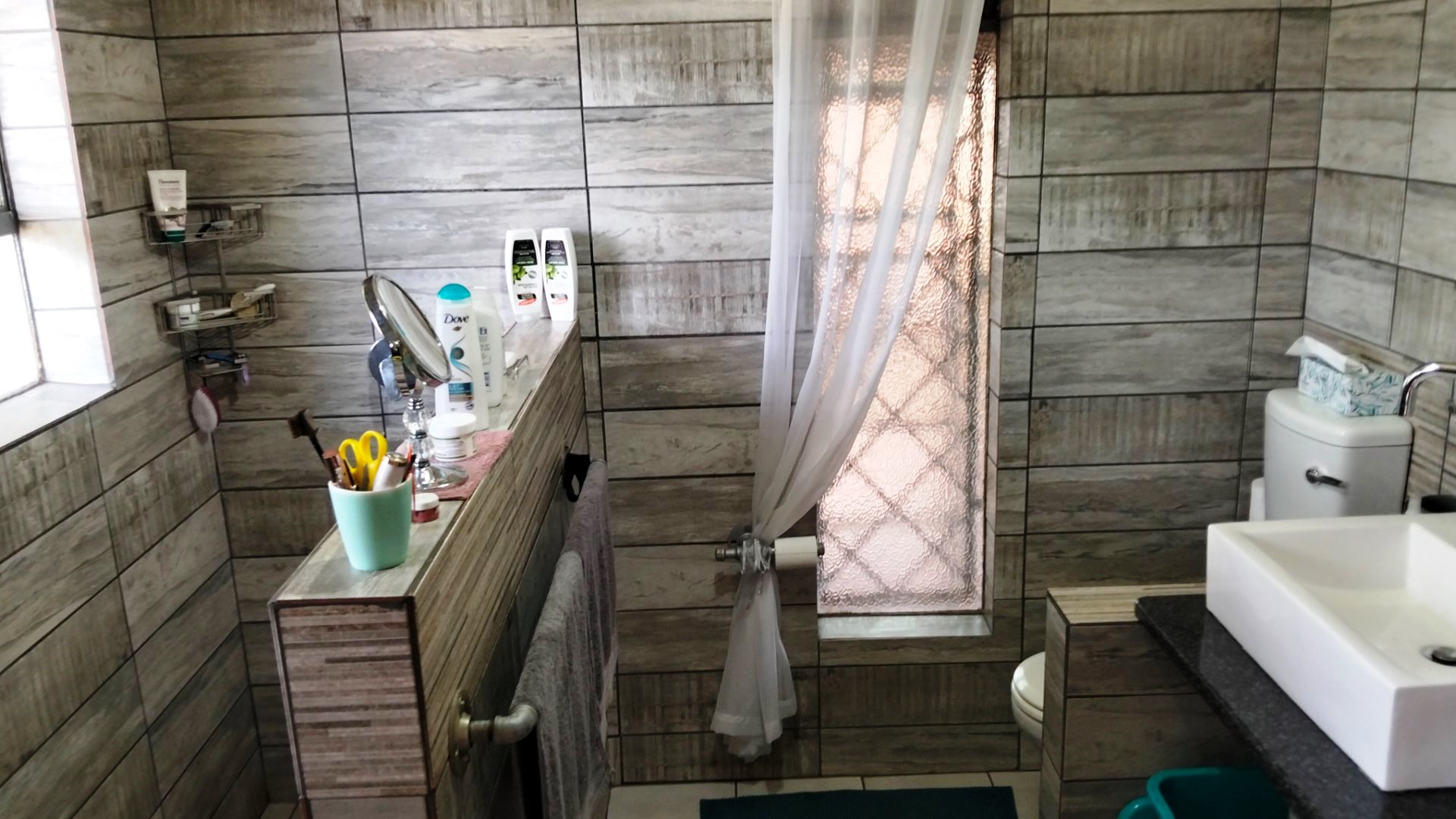 Three bedroom with flatlet for sale in Tileba