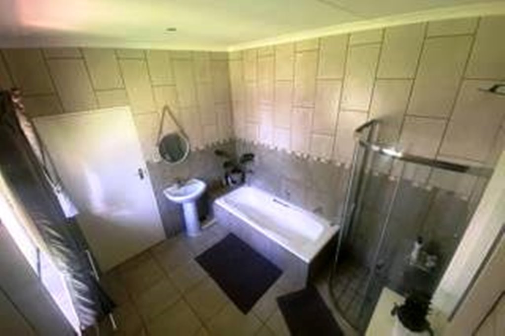 Neat four bedroom for sale in Magalieskruin