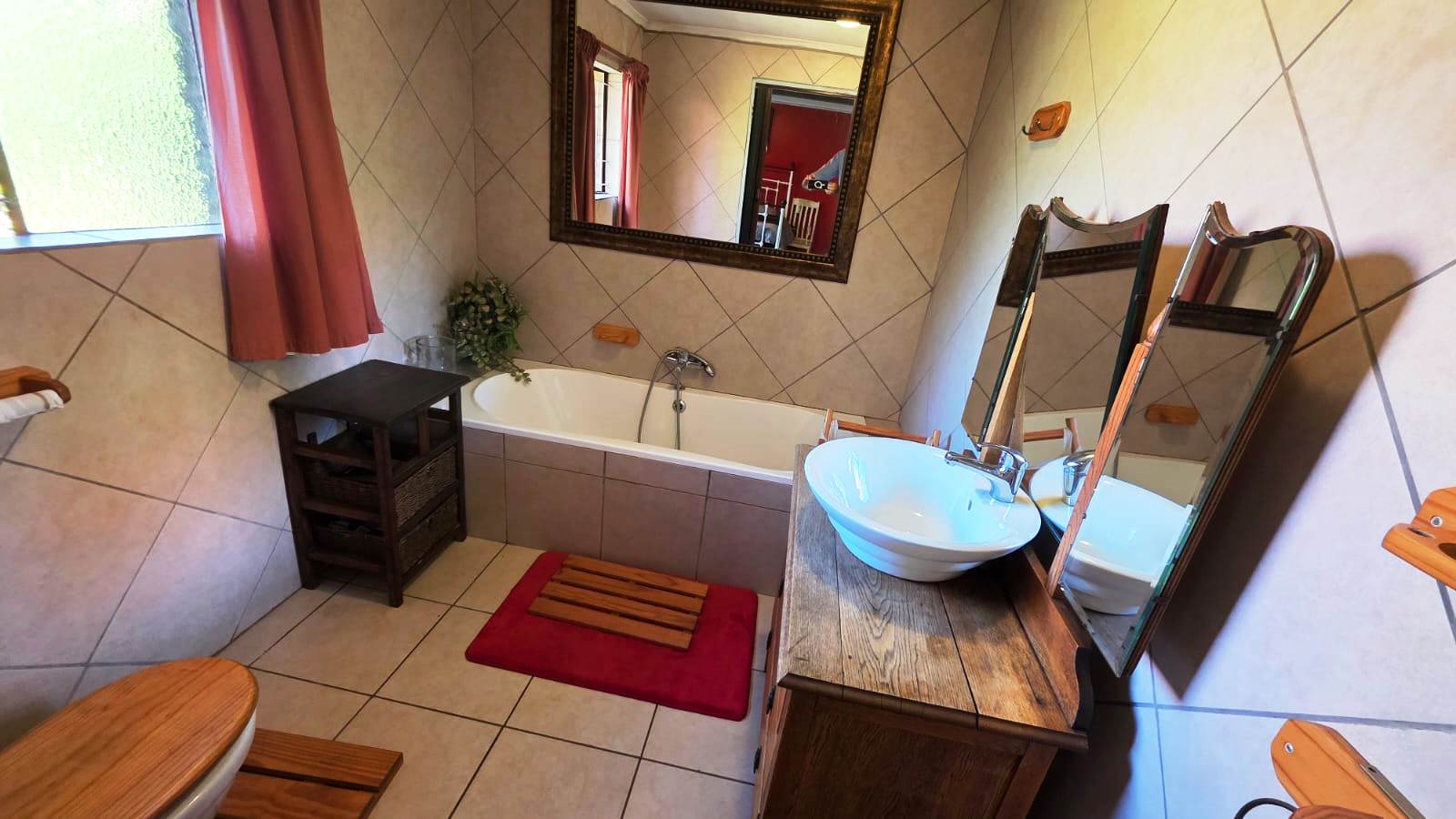 Three bedroom house for sale in Doornpoort