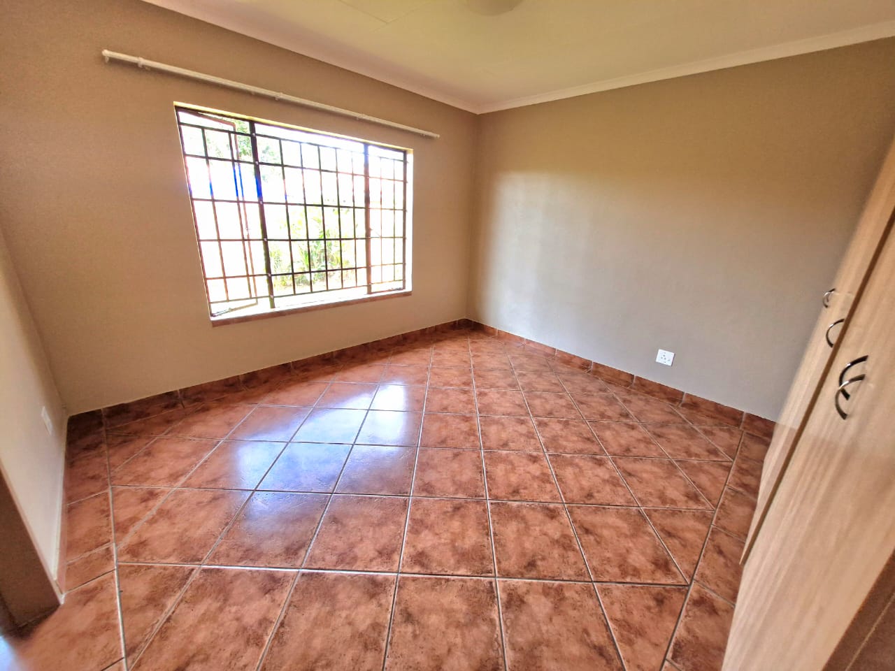 Nice three bedroom for sale in Magalieskruin