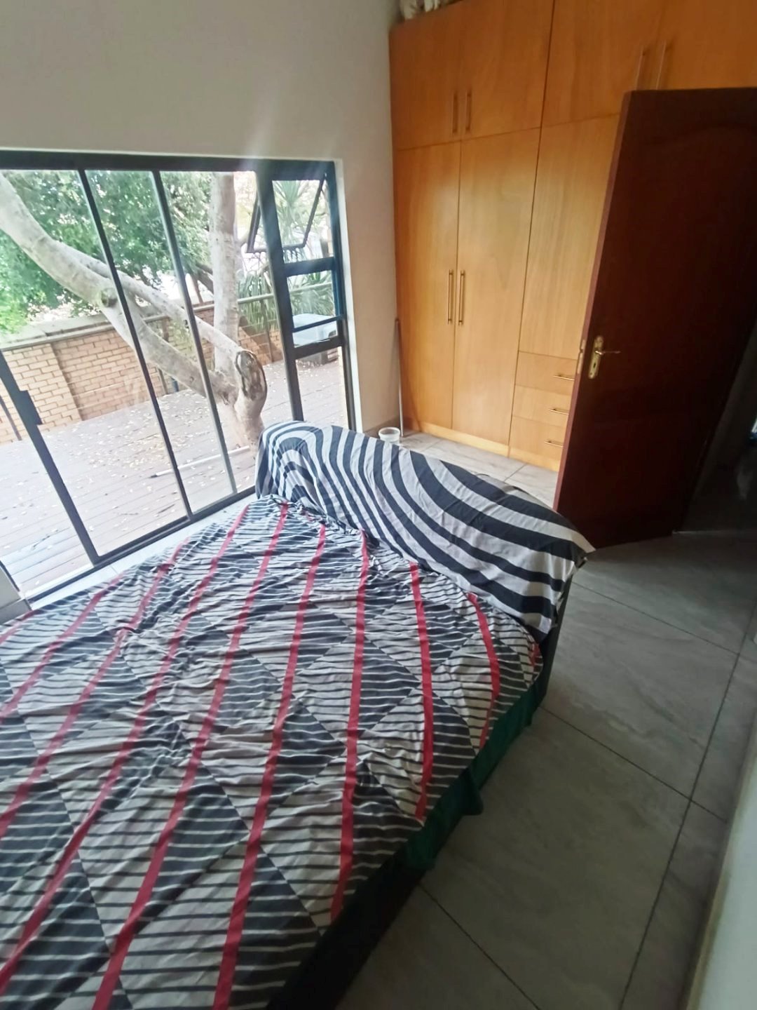 Six bedroom house for sale in Montana Park
