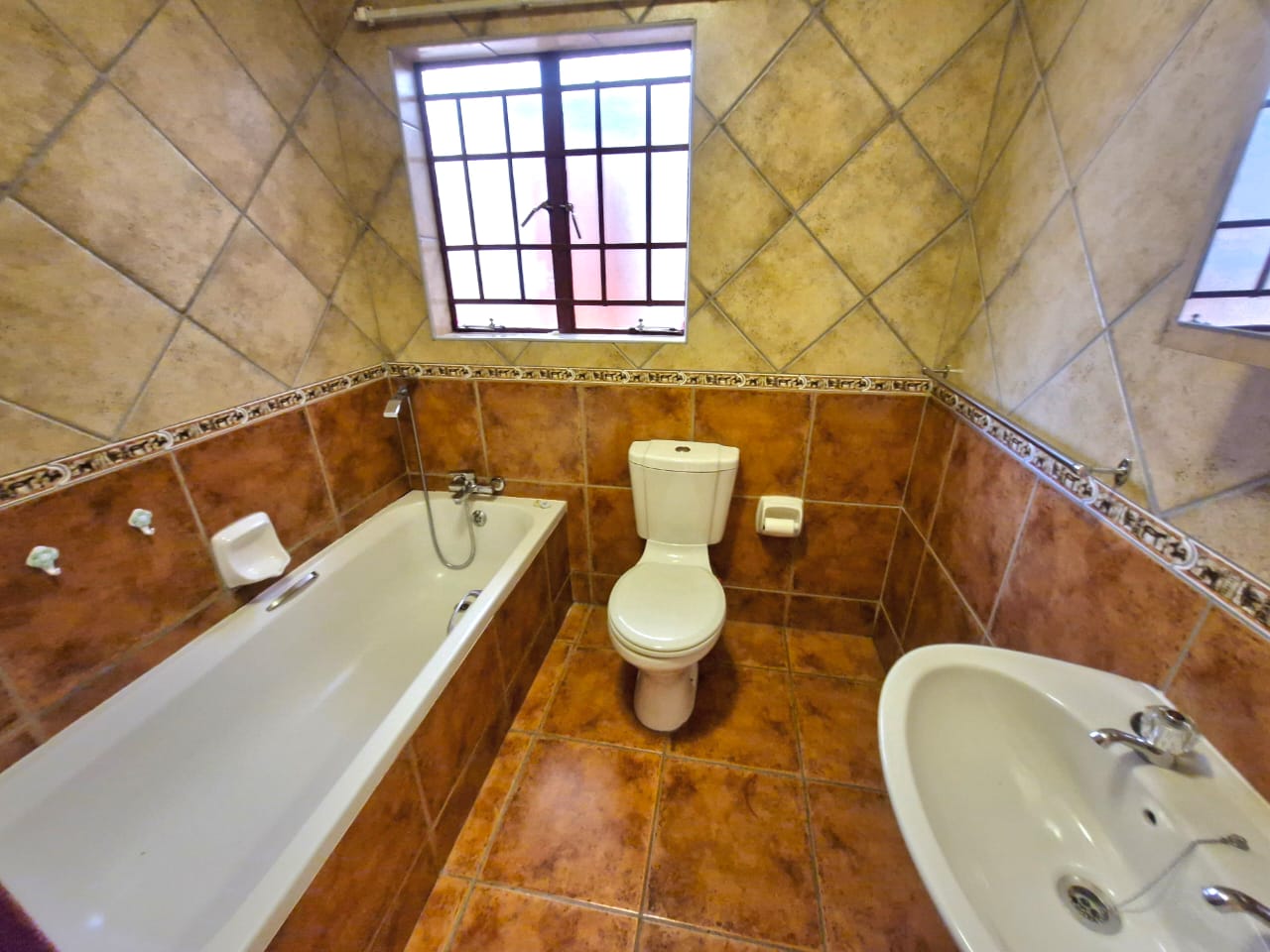 Nice three bedroom for sale in Magalieskruin