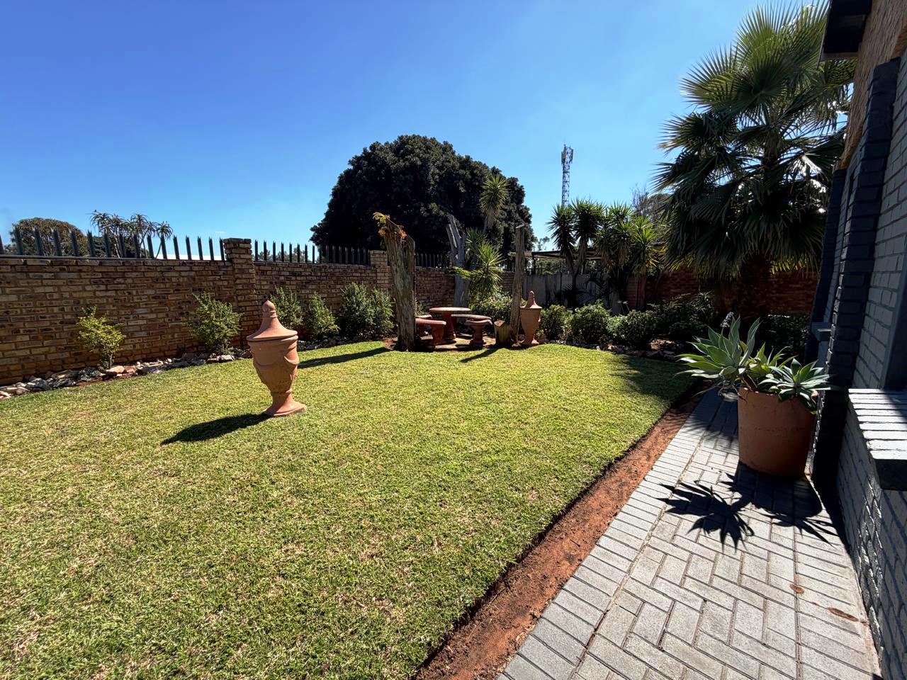 Beautiful four bedroom for sale in Theresapark