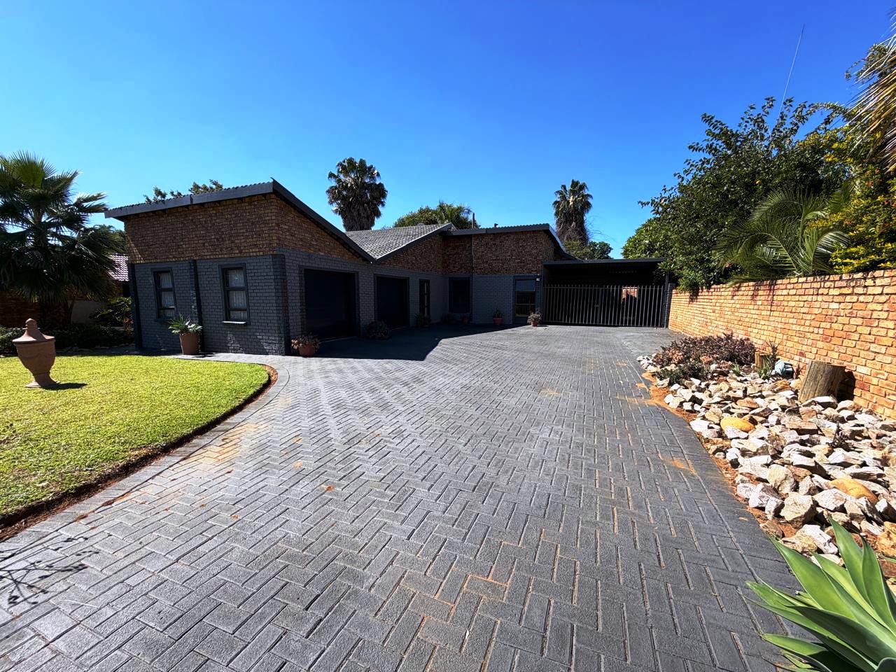 Beautiful four bedroom for sale in Theresapark