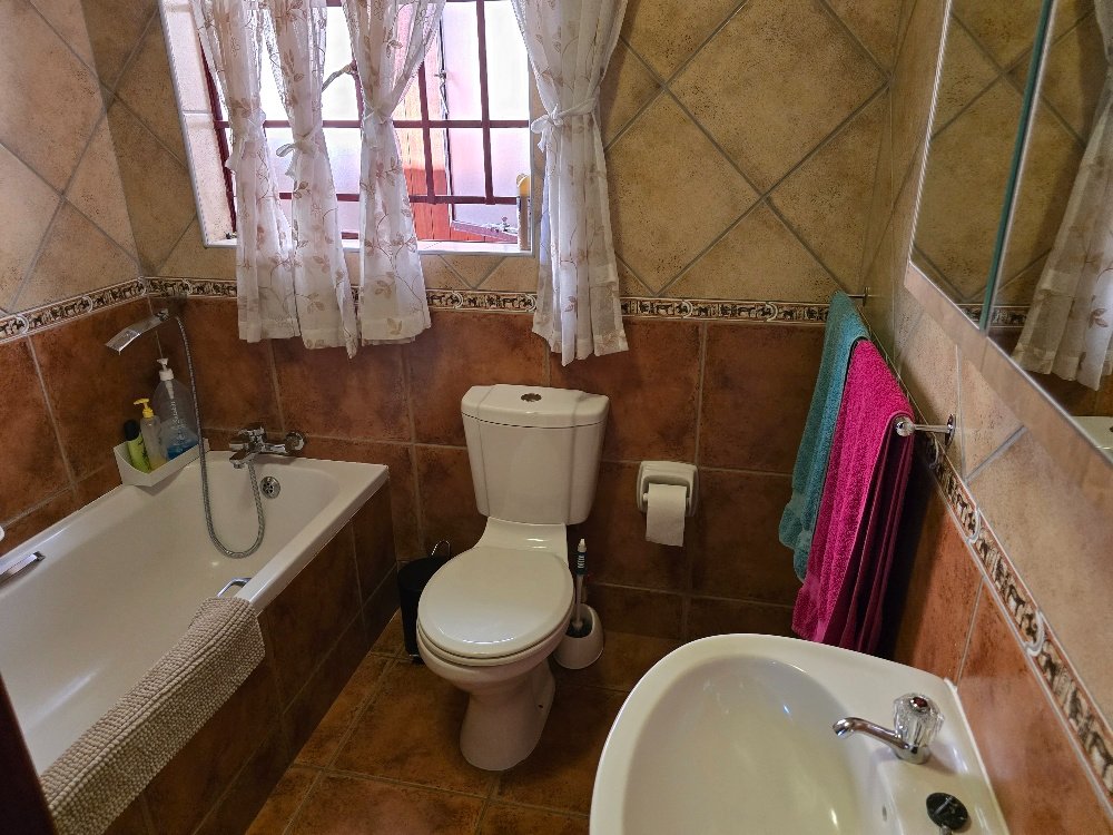 Nice three bedroom for sale in Magalieskruin