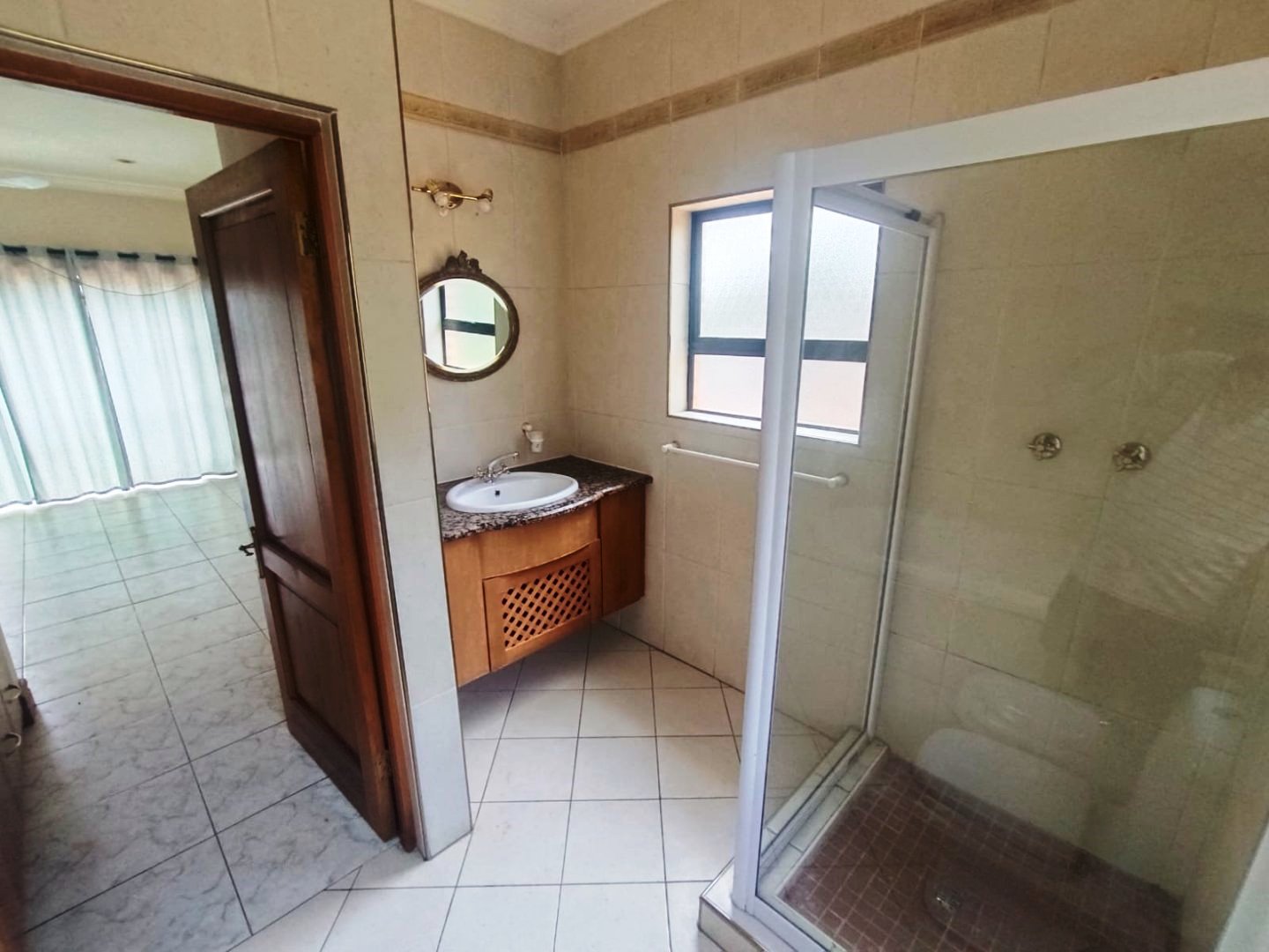Six bedroom house for sale in Montana Park