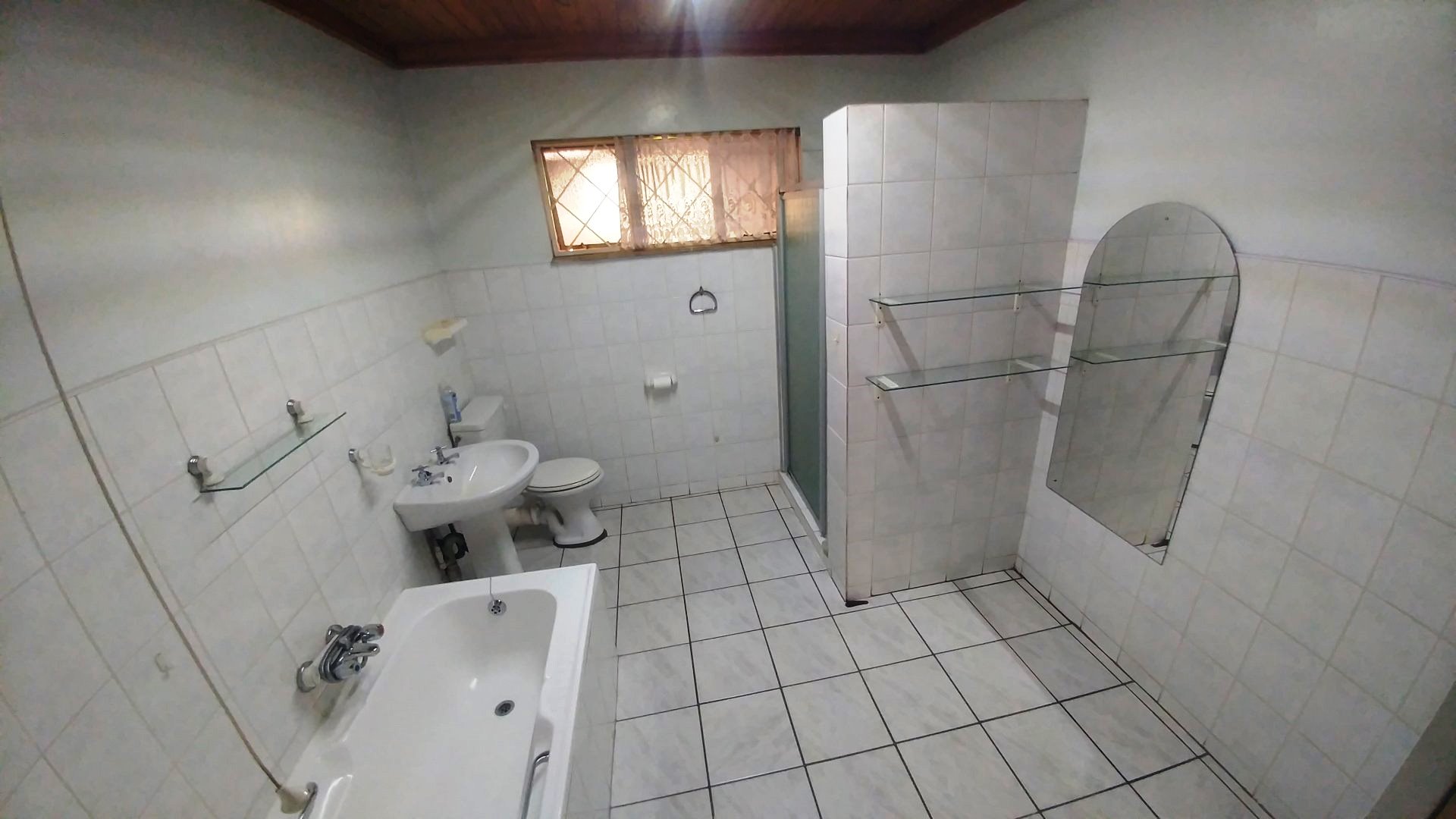 Three bedroom with flatlet for sale in Tileba