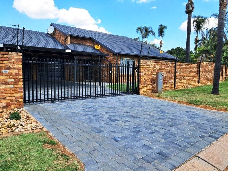 Lovely three bedroom for sale in Montana Park